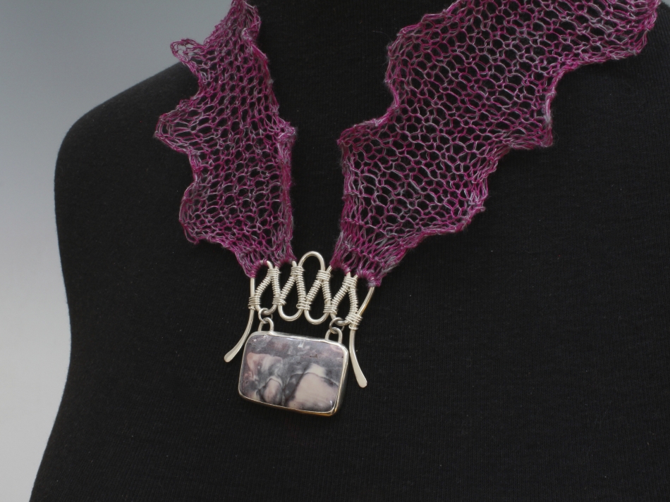 Magenta Knit with Porcelain Jasper pink_2.jpg