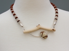 Upside down V twig with Owyhee jasper