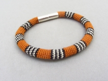 Magnetic catch bracelet, cinnamon Magnetic catch bracelet, cinnamon