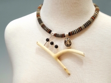 Twig necklace with 3 black onyxes